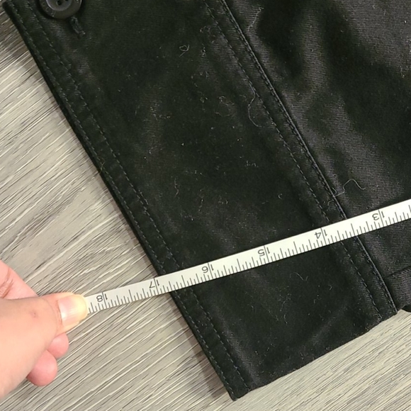 ROOTS OUTDOORS Cotton Cargo Pants in Black 6 - Picture 6 of 7